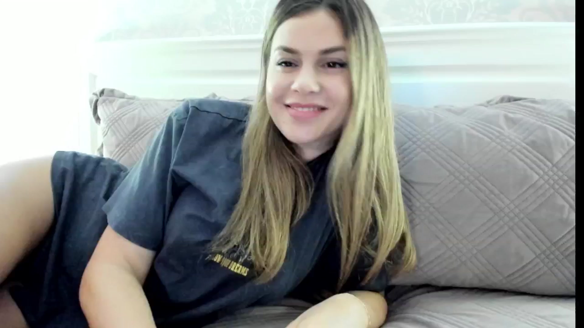Gallery image thumbnail from IceyGirl's myfreecams stream on, 10/30/2024, 24:19 image 8 of 20