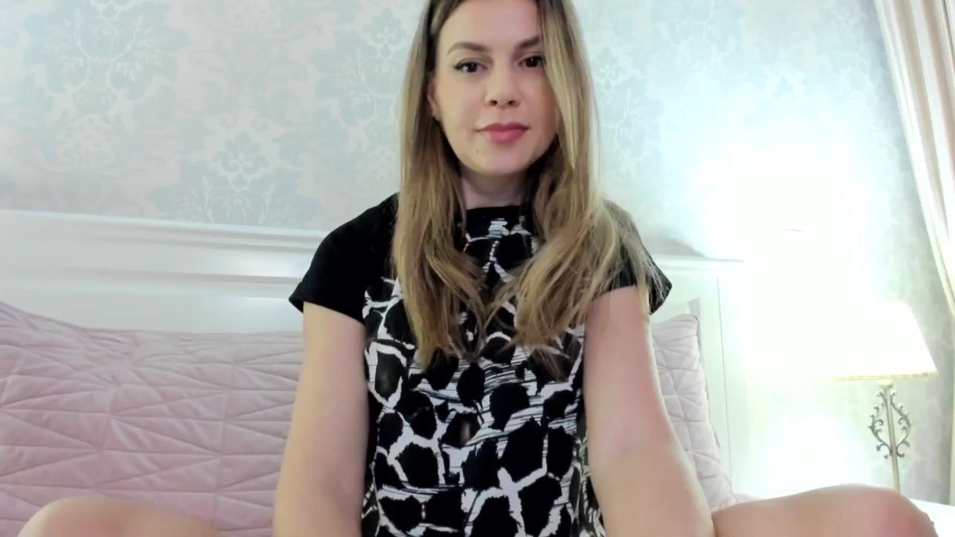 Gallery image thumbnail from IceyGirl's myfreecams stream on, 11/10/2024, 01:43 image 14 of 20