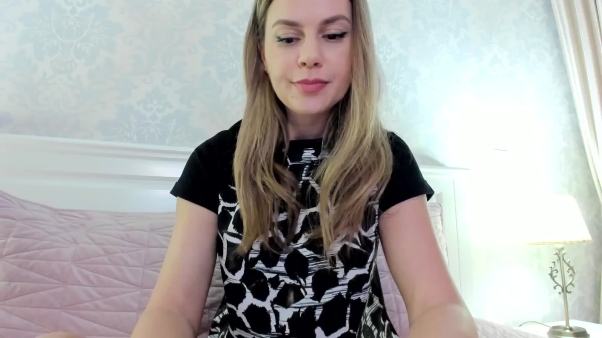 Gallery image thumbnail from IceyGirl's myfreecams stream on, 11/10/2024, 01:43 image 5 of 20