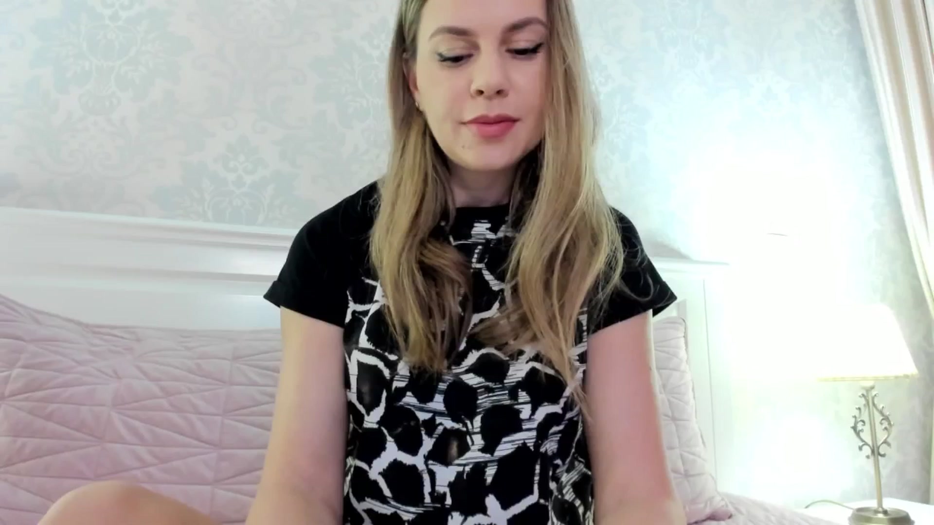 Gallery image thumbnail from IceyGirl's myfreecams stream on, 11/10/2024, 01:43 image 2 of 20