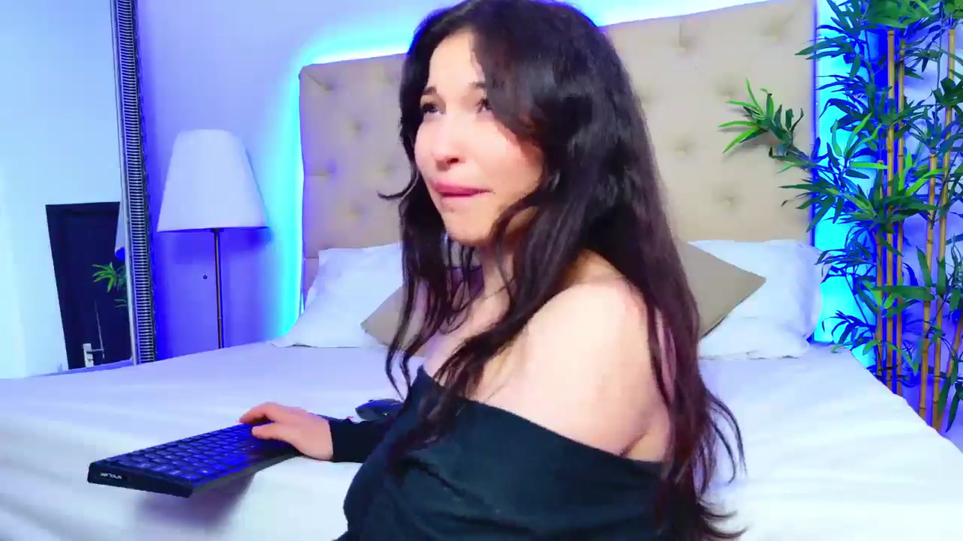 Gallery image thumbnail from IchTahira's myfreecams stream on, 05/30/2025, 11:00 image 4 of 20