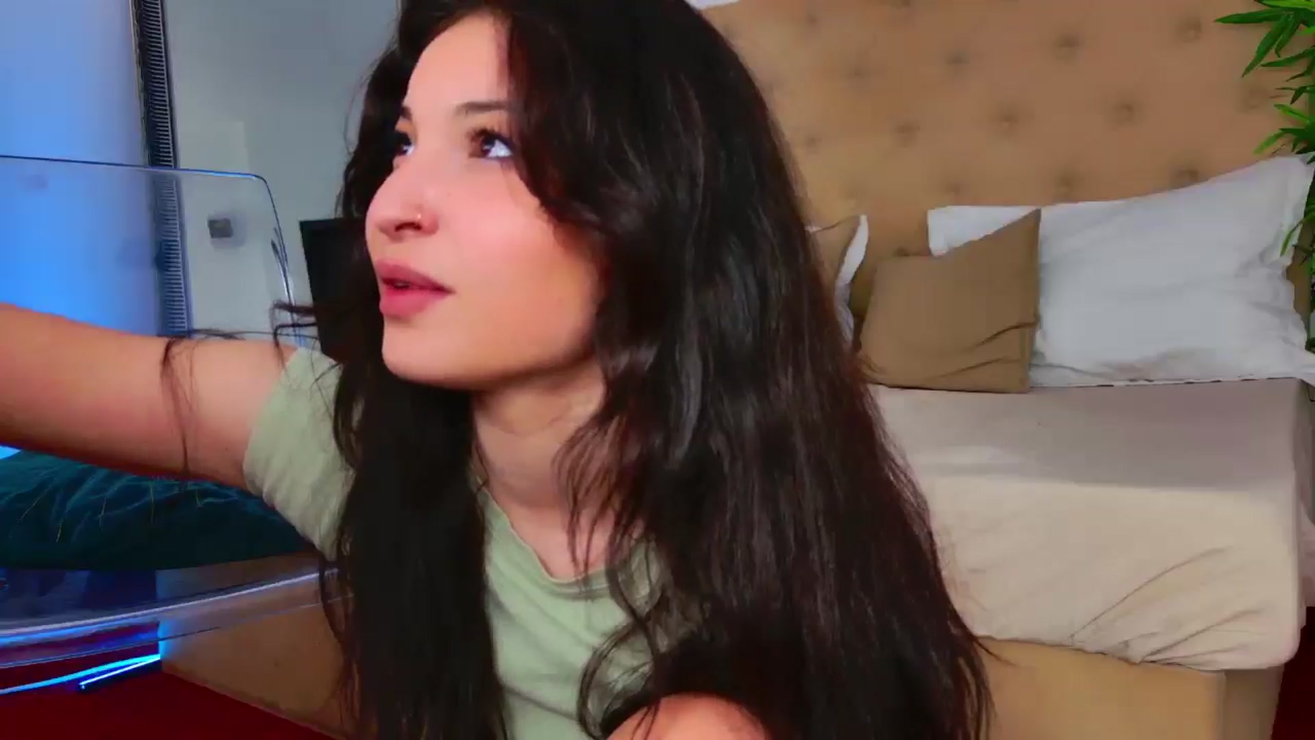 Gallery image thumbnail from IchTahira's myfreecams stream on, 06/03/2025, 10:59 image 17 of 20