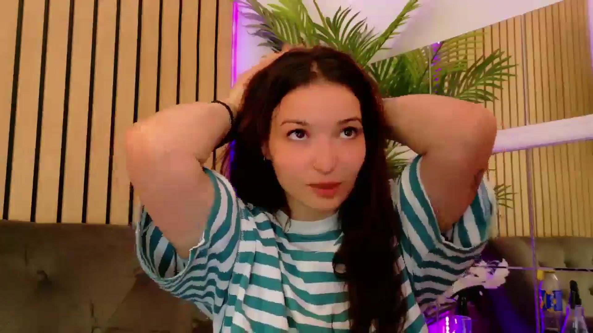 Gallery image thumbnail from IchTahira's myfreecams stream on, 06/27/2025, 10:09 image 20 of 20