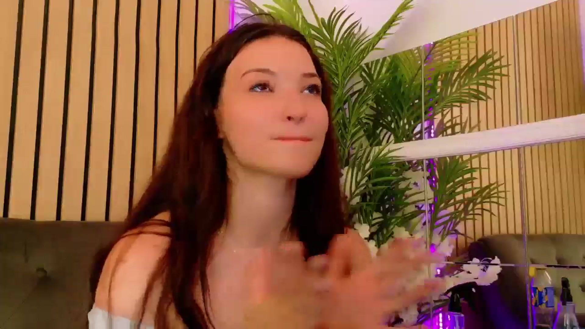 Gallery image thumbnail from IchTahira's myfreecams stream on, 06/27/2025, 10:09 image 17 of 20