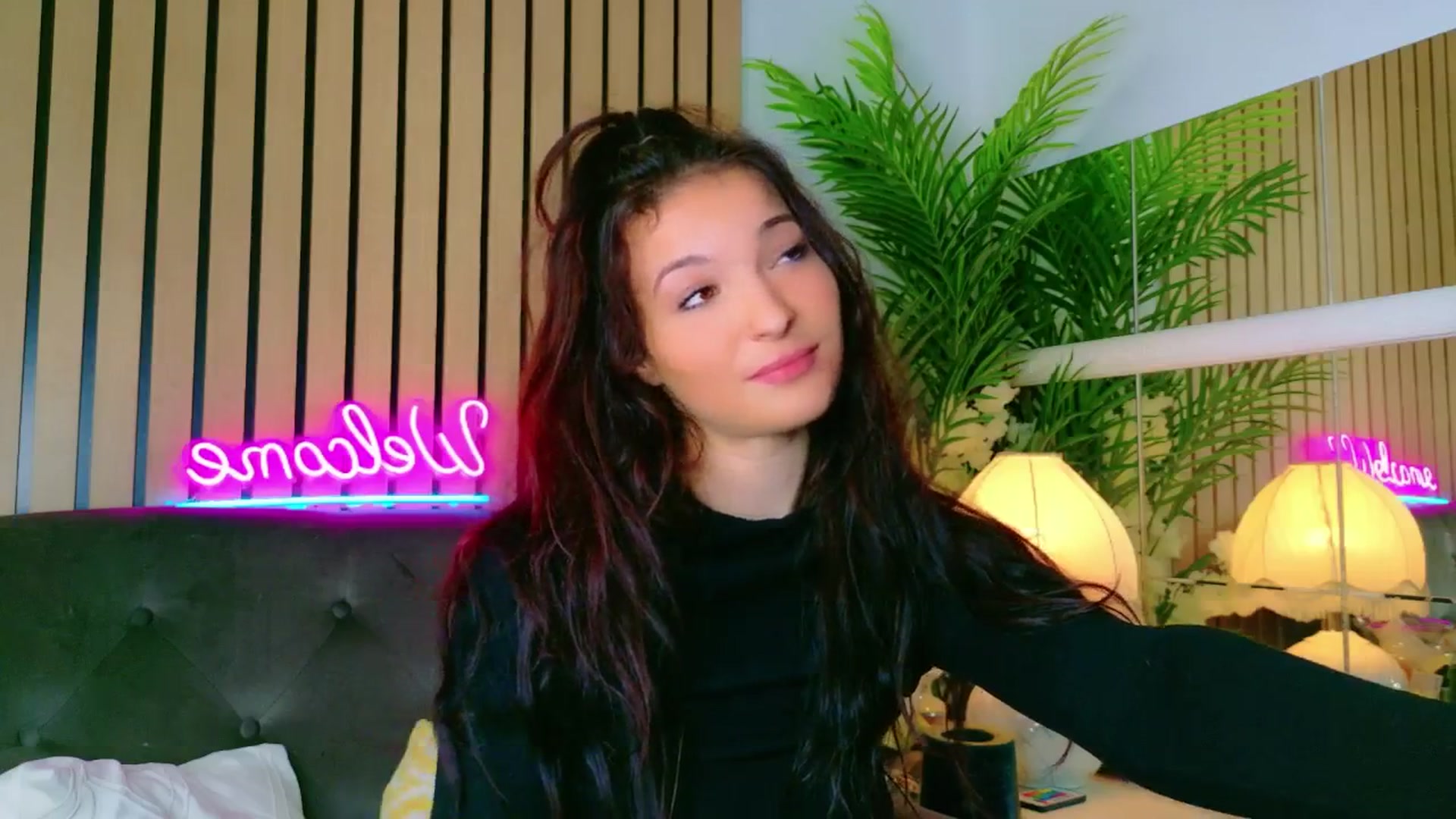 Gallery image thumbnail from IchTahira's myfreecams stream on, 08/29/2025, 10:11 image 18 of 20