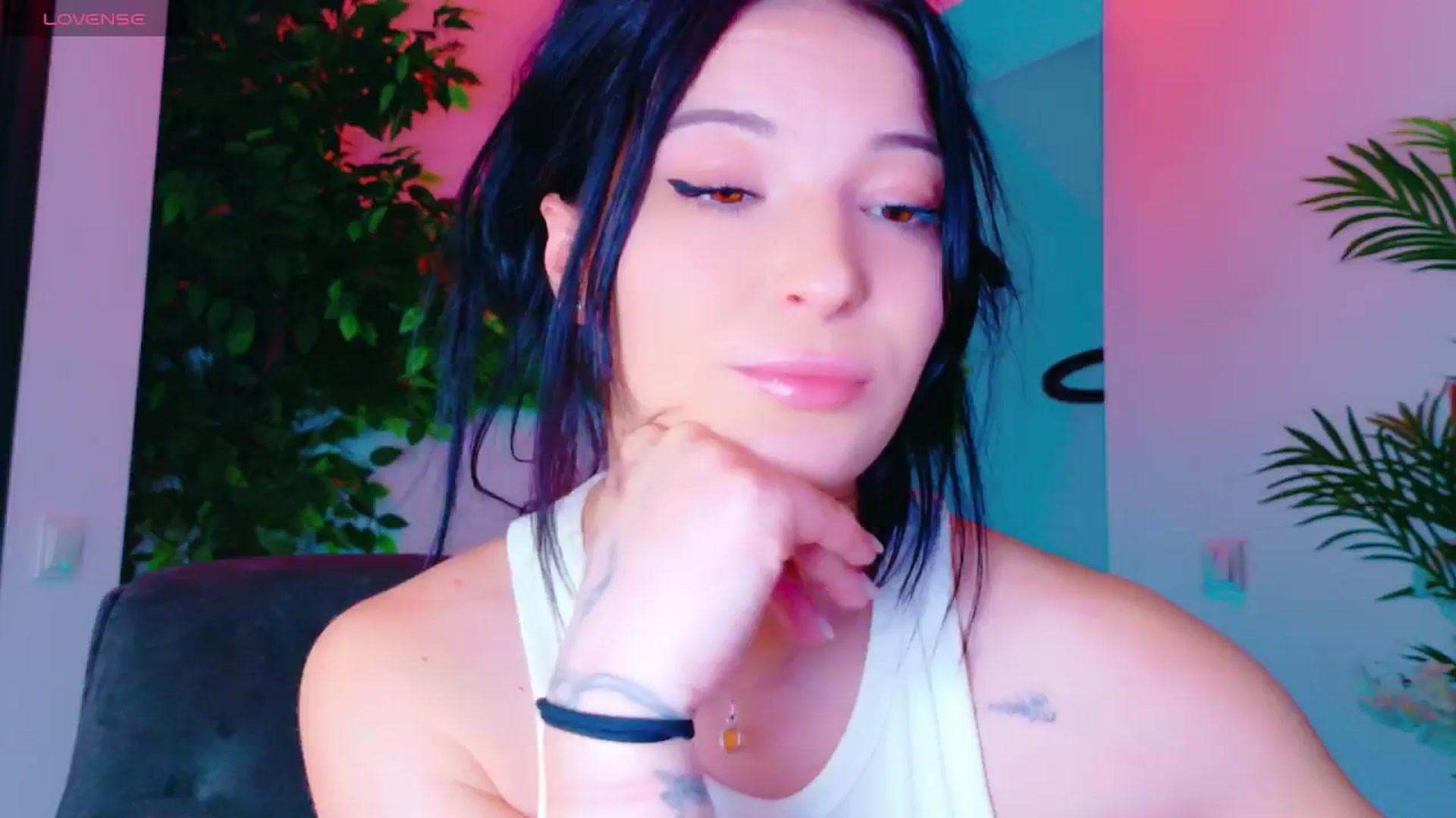 Gallery image thumbnail from IchTahira's myfreecams stream on, 01/12/2026, 10:52 image 18 of 20