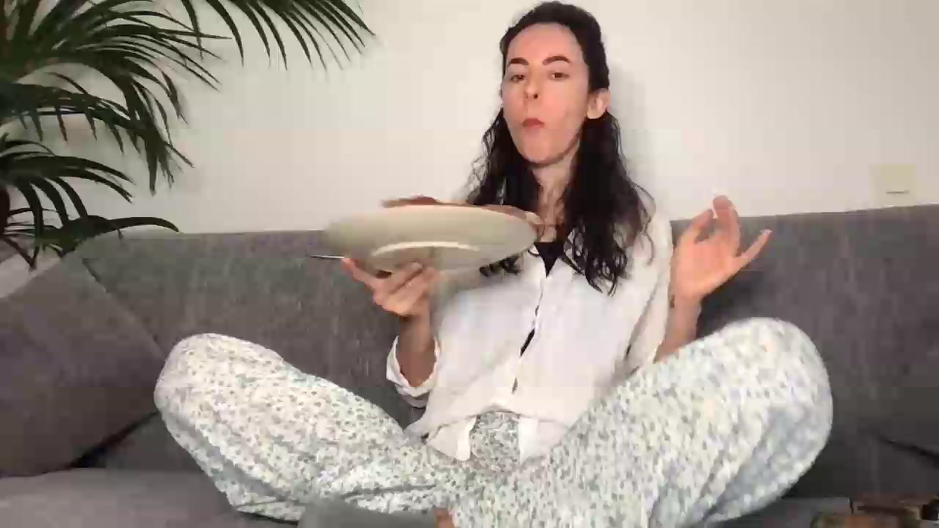 Gallery image thumbnail from Ichangedname's myfreecams stream on, 05/24/2026, 22:18 image 1 of 20