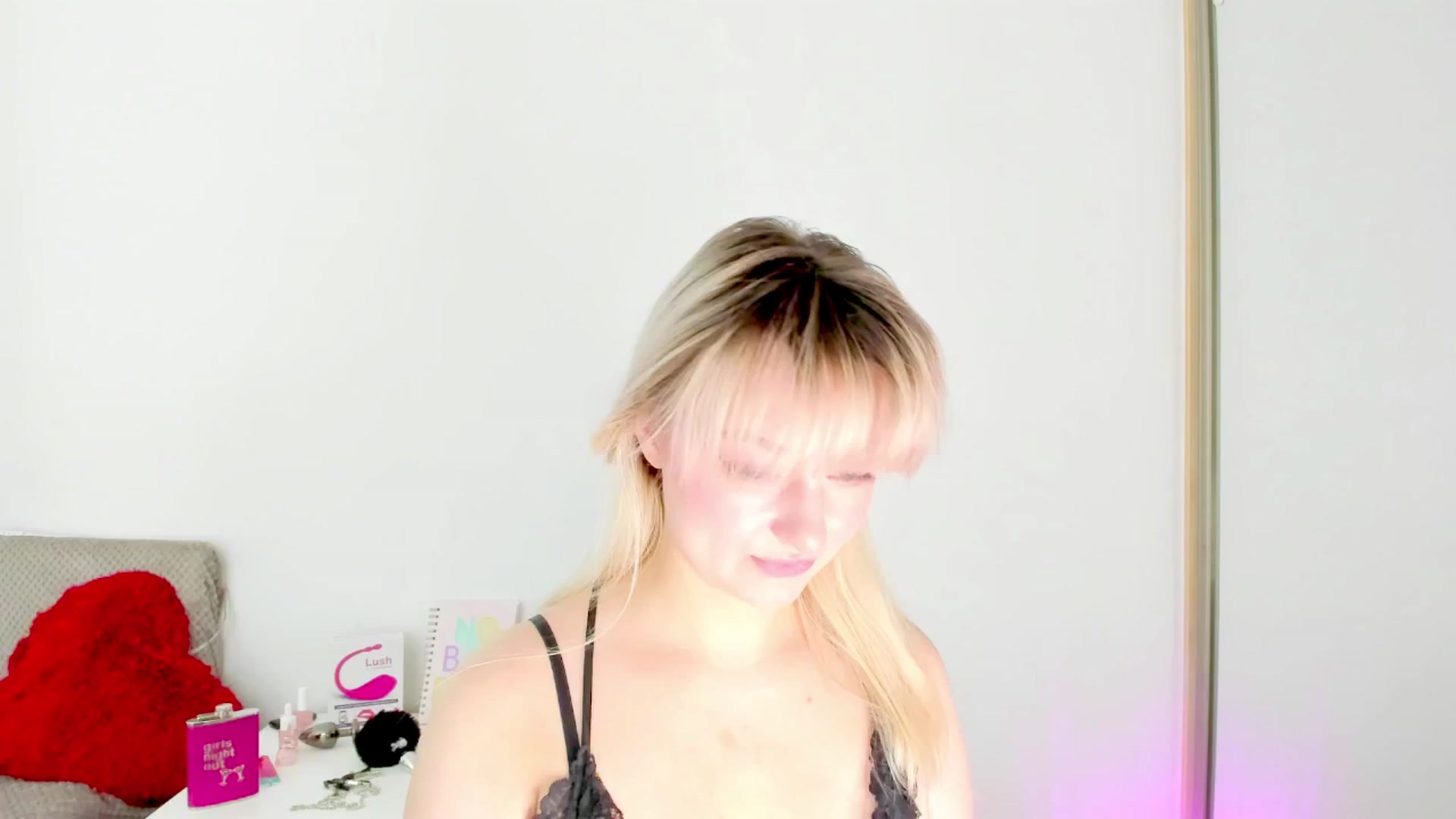 Gallery image thumbnail from IdolHannaa's myfreecams stream on, 12/25/2025, 03:52 image 14 of 20
