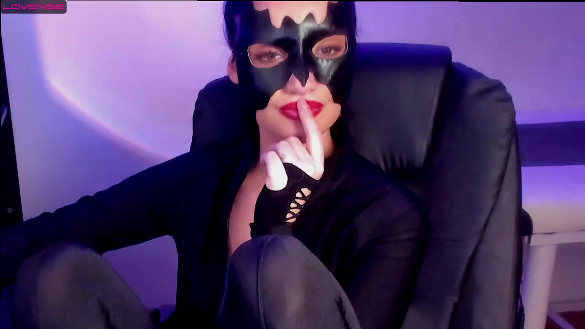 Gallery image thumbnail from Ife_Calipso's myfreecams stream on, 01/17/2023, 19:16 image 18 of 20