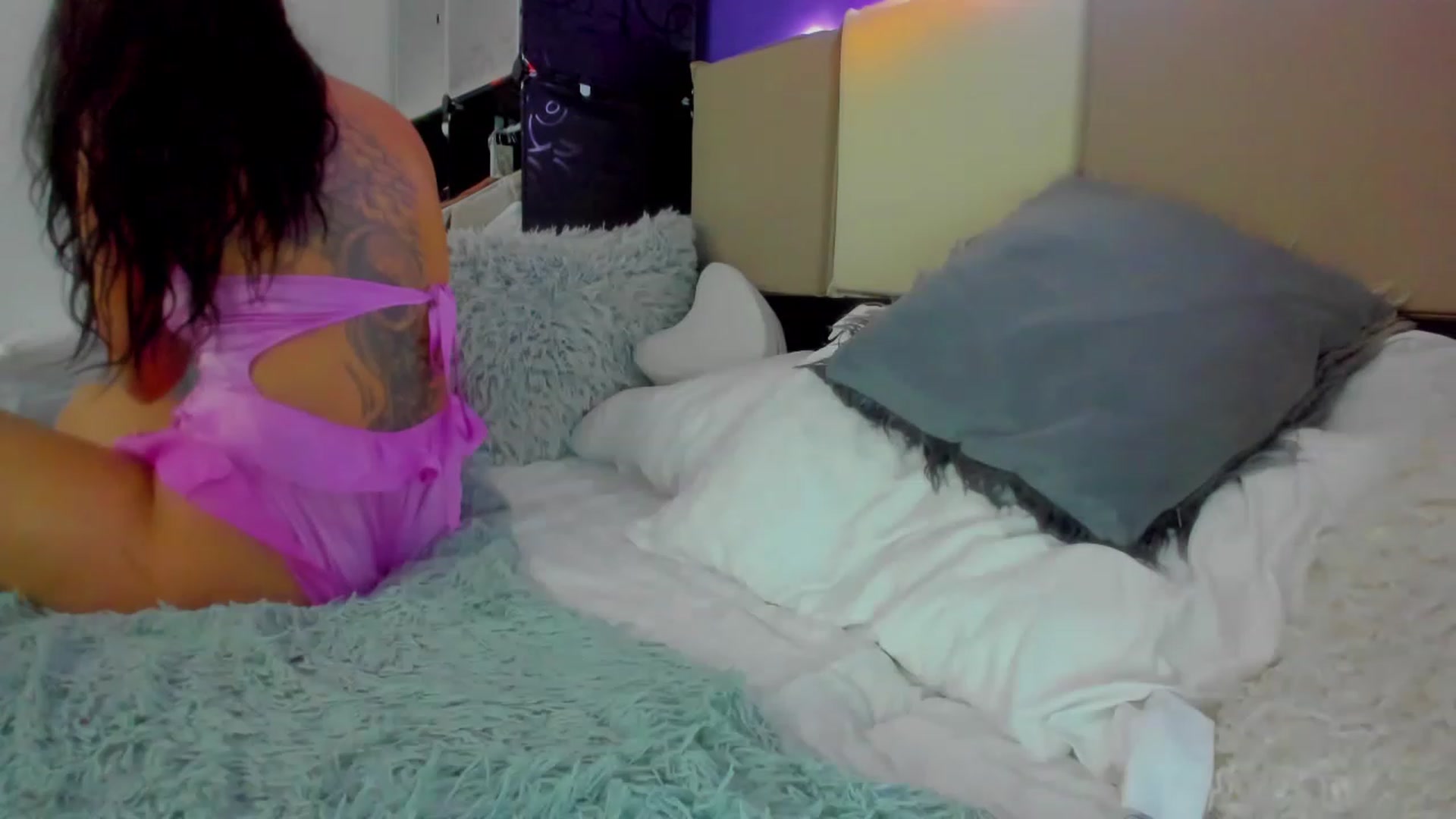 Gallery image thumbnail from Ife_Calipso's myfreecams stream on, 03/14/2023, 24:06 image 5 of 20