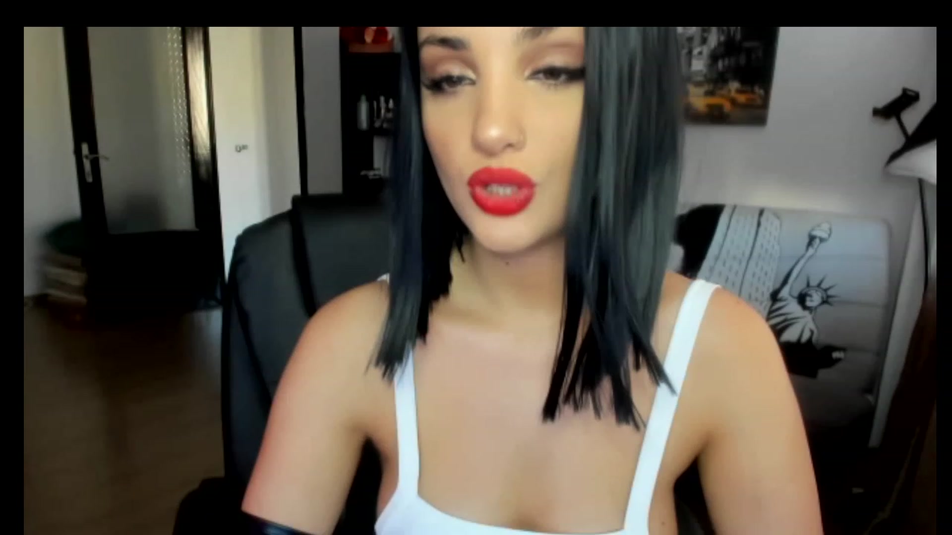 Gallery image thumbnail from Ife_Calipso's myfreecams stream on, 03/20/2023, 15:54 image 7 of 20