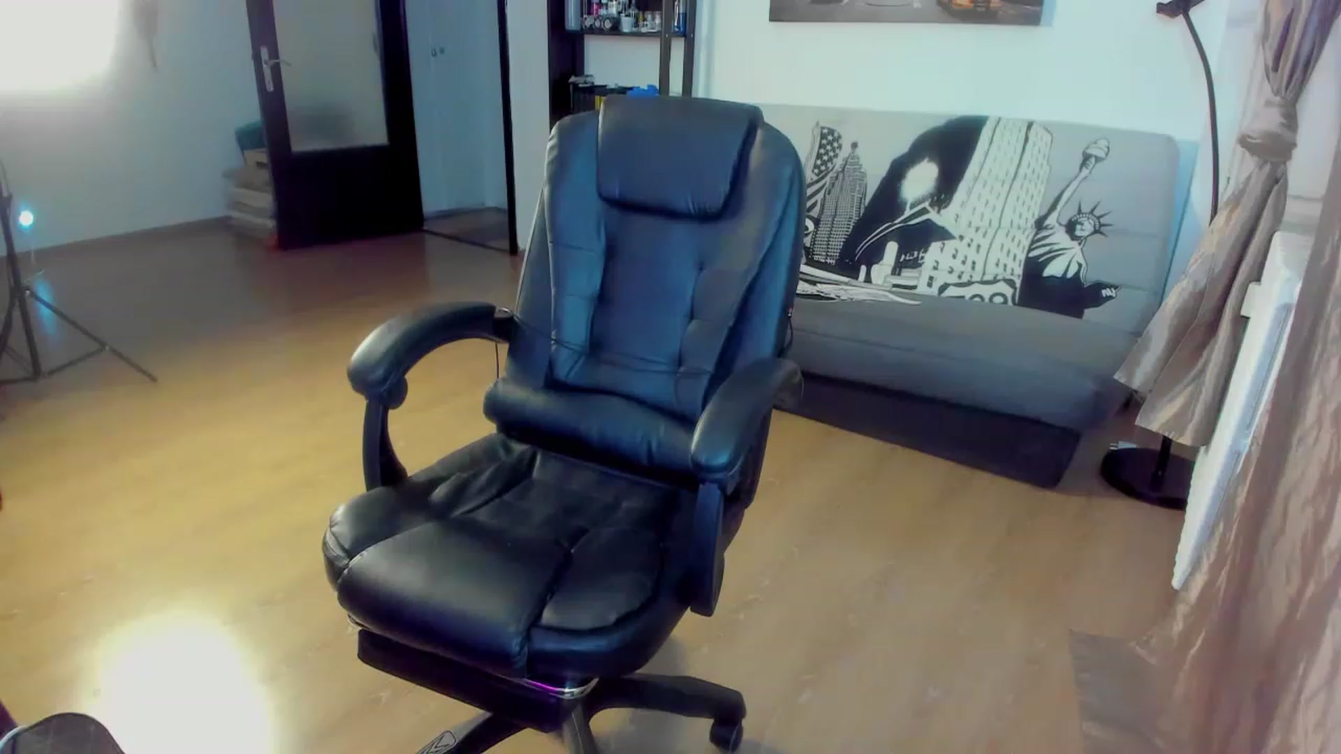 Gallery image thumbnail from Ife_Calipso's myfreecams stream on, 03/21/2023, 17:44 image 5 of 20