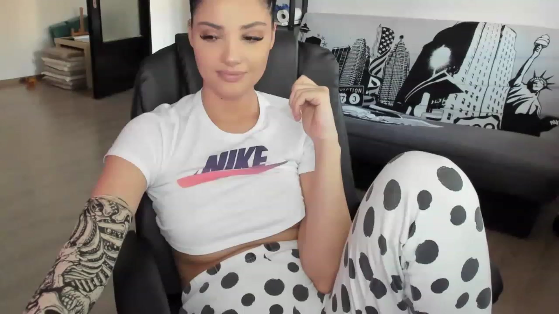 Gallery image thumbnail from Ife_Calipso's myfreecams stream on, 03/23/2023, 16:28 image 6 of 20