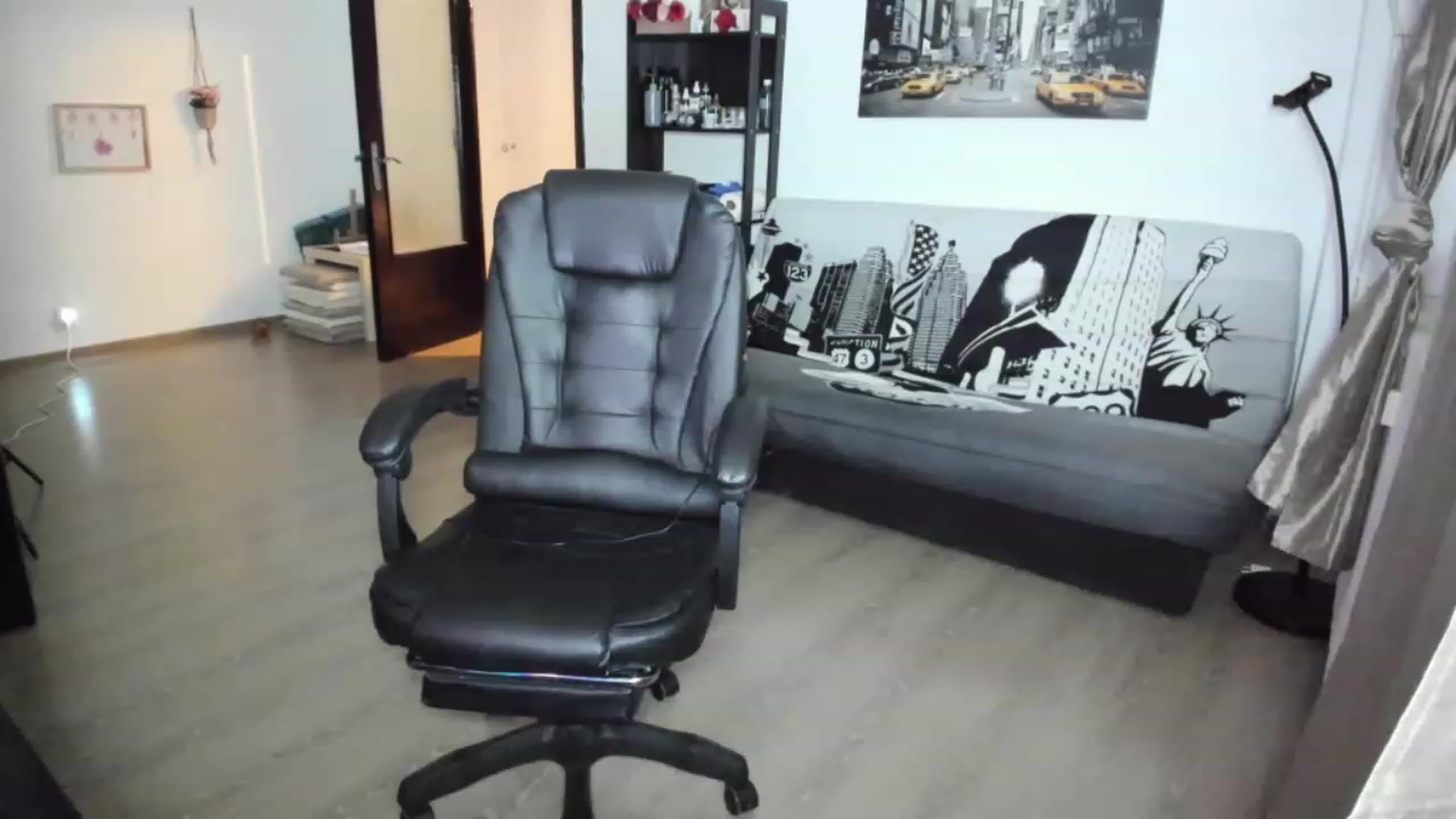 Gallery image thumbnail from Ife_Calipso's myfreecams stream on, 03/23/2023, 17:40 image 10 of 20