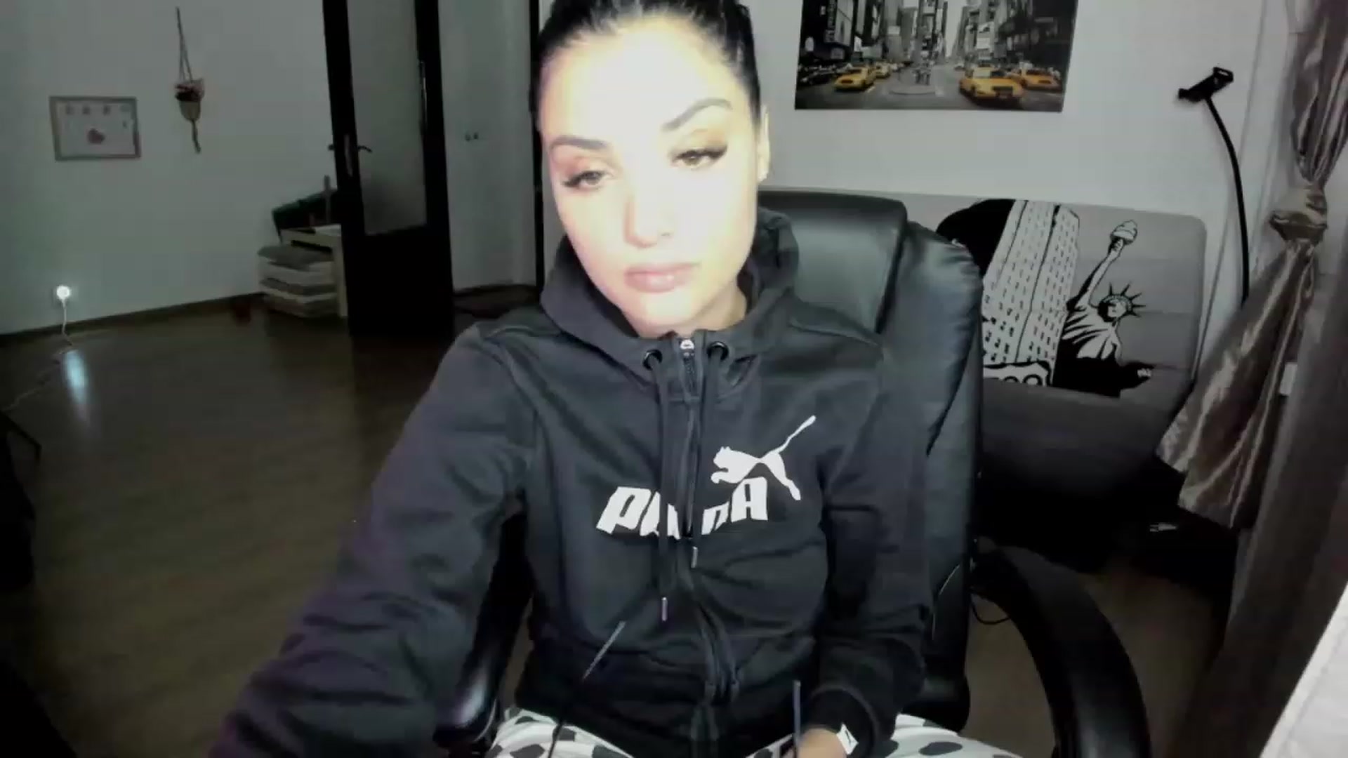 Gallery image thumbnail from Ife_Calipso's myfreecams stream on, 03/23/2023, 17:40 image 11 of 20