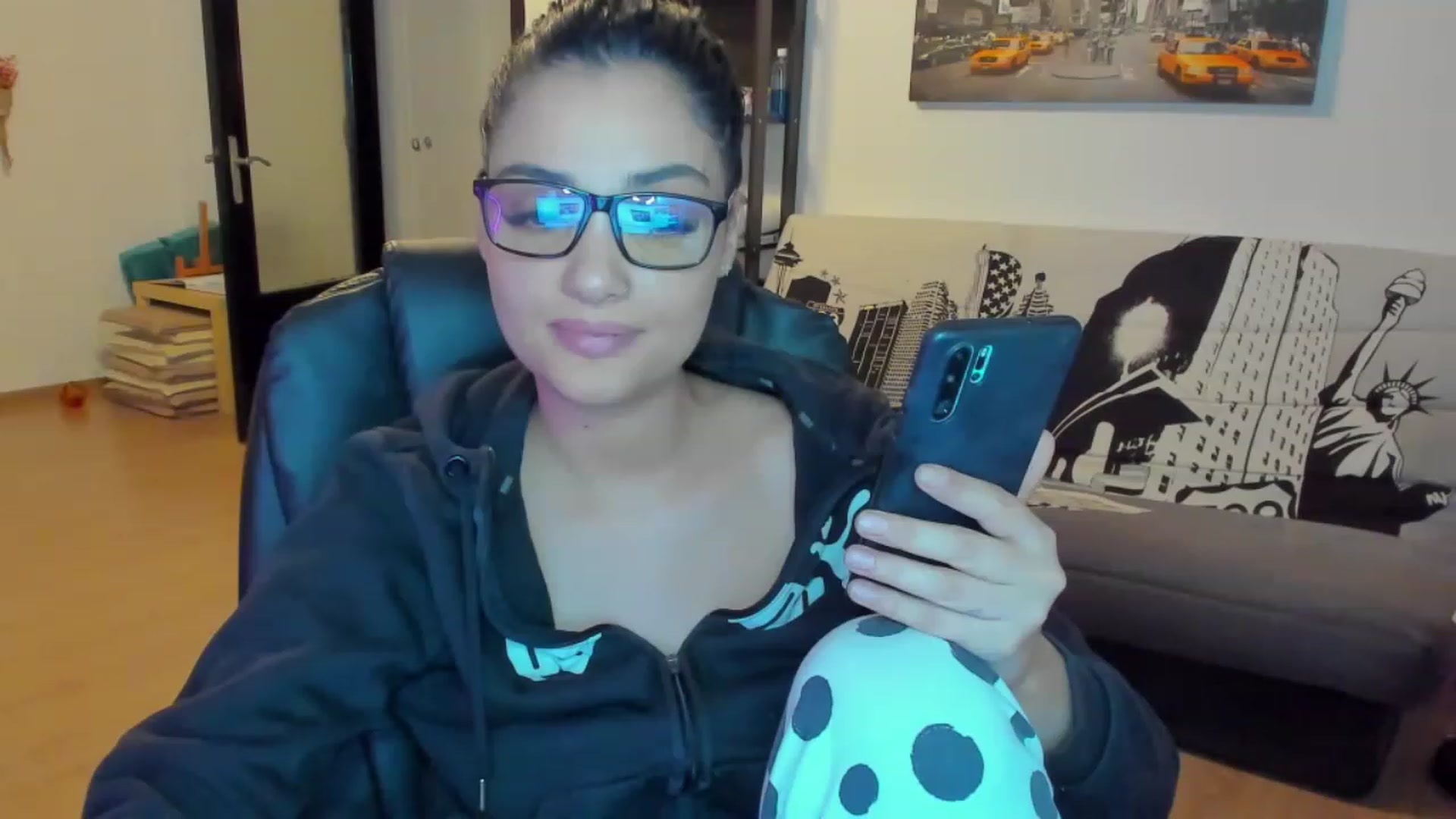 Gallery image thumbnail from Ife_Calipso's myfreecams stream on, 03/23/2023, 20:58 image 9 of 20