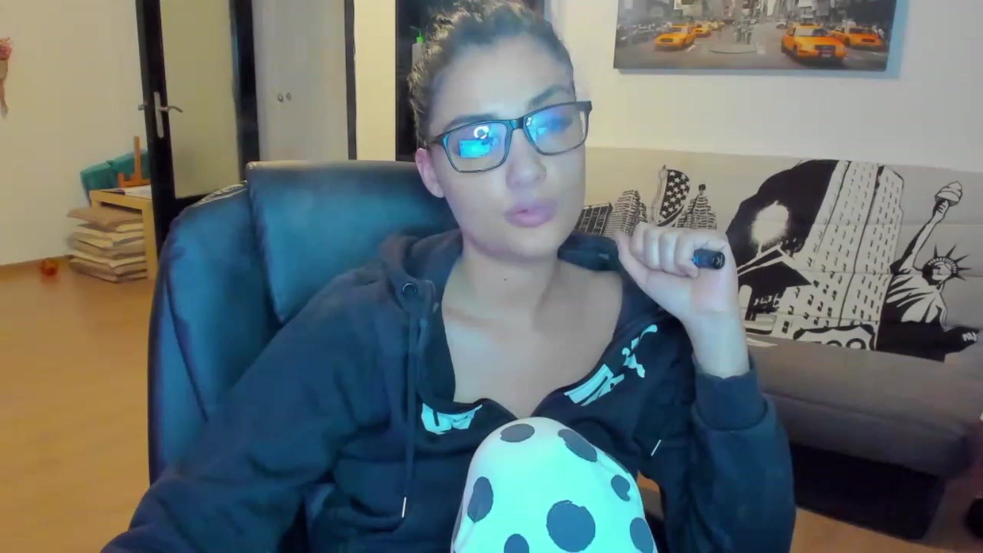 Gallery image thumbnail from Ife_Calipso's myfreecams stream on, 03/23/2023, 20:58 image 6 of 20