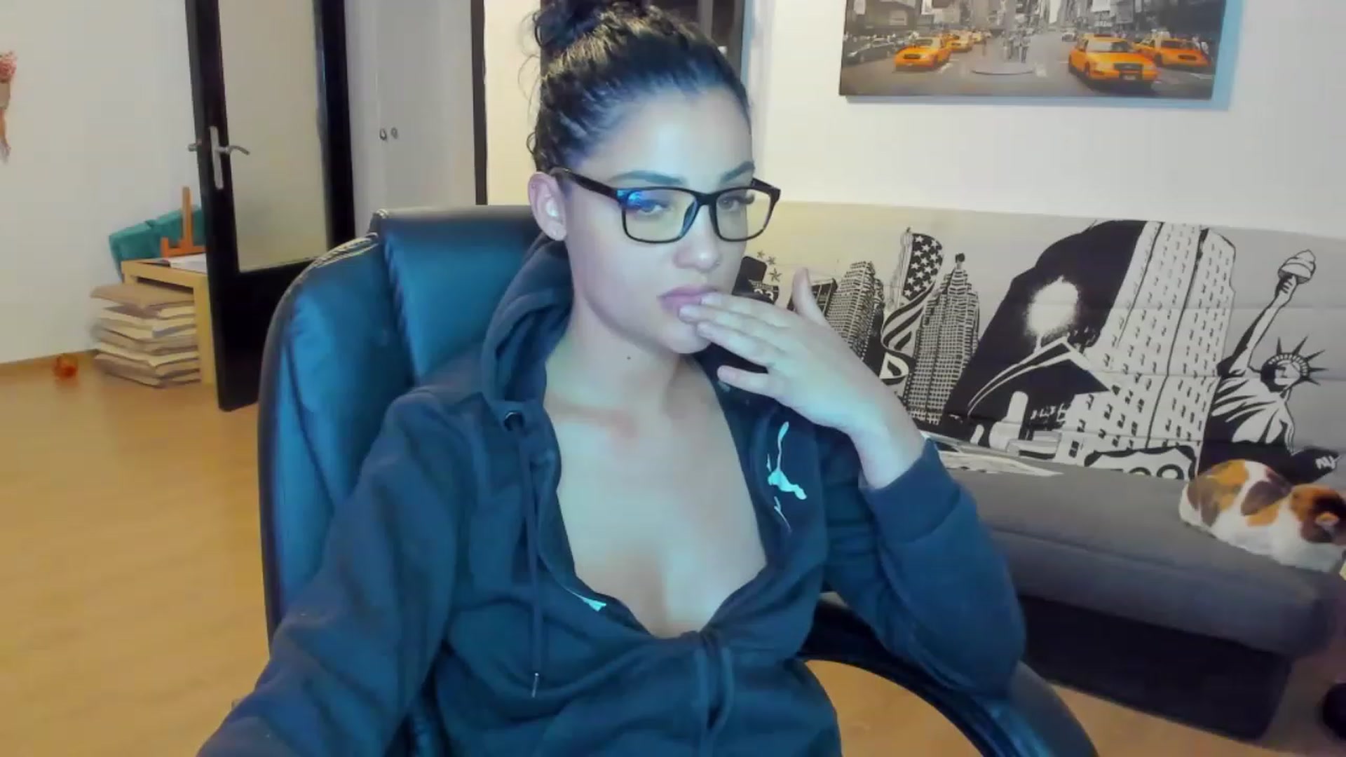 Gallery image thumbnail from Ife_Calipso's myfreecams stream on, 03/23/2023, 20:58 image 14 of 20