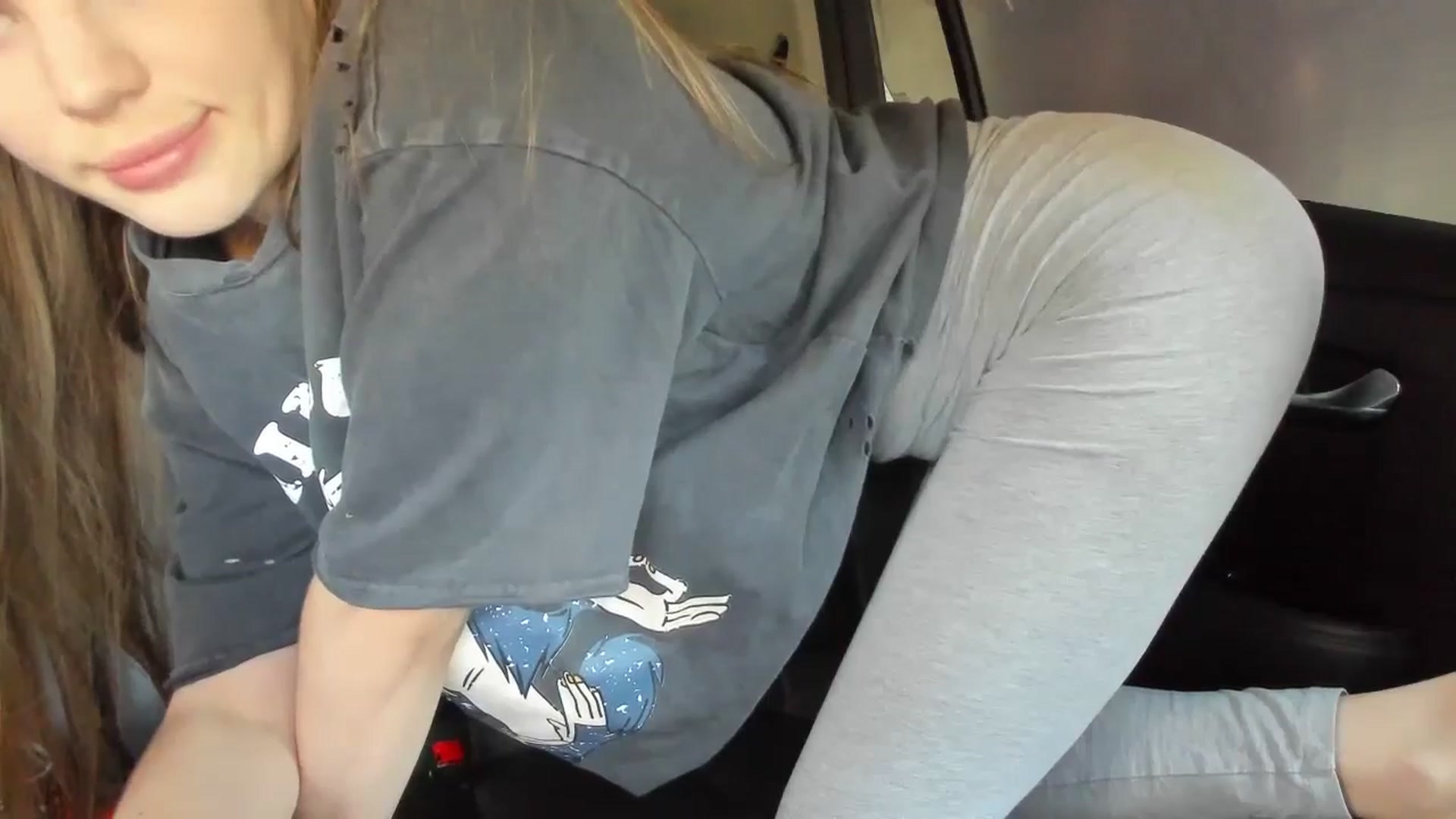 Gallery image thumbnail from Ihave_cookies's myfreecams stream on, 07/25/2024, 16:59 image 5 of 20