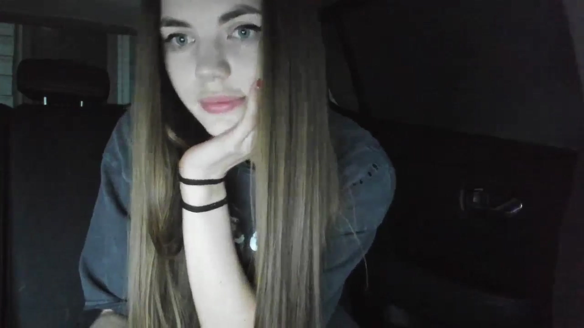 Gallery image thumbnail from Ihave_cookies's myfreecams stream on, 07/25/2024, 17:40 image 17 of 20