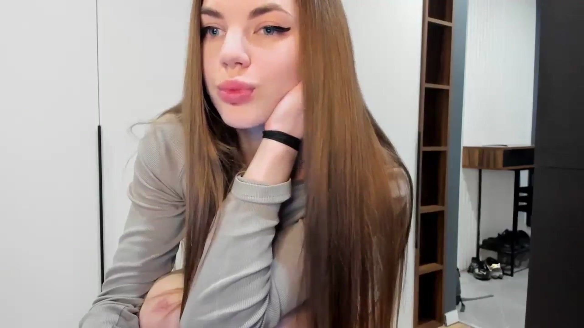 Gallery image thumbnail from Ihave_cookies's myfreecams stream on, 11/02/2024, 19:19 image 10 of 20