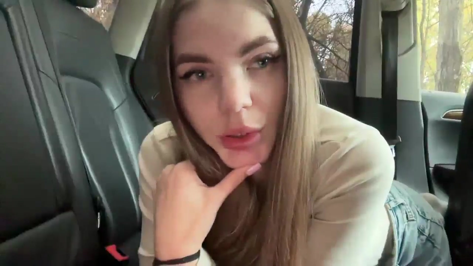 Gallery image thumbnail from Ihave_cookies's myfreecams stream on, 09/30/2025, 13:28 image 12 of 20