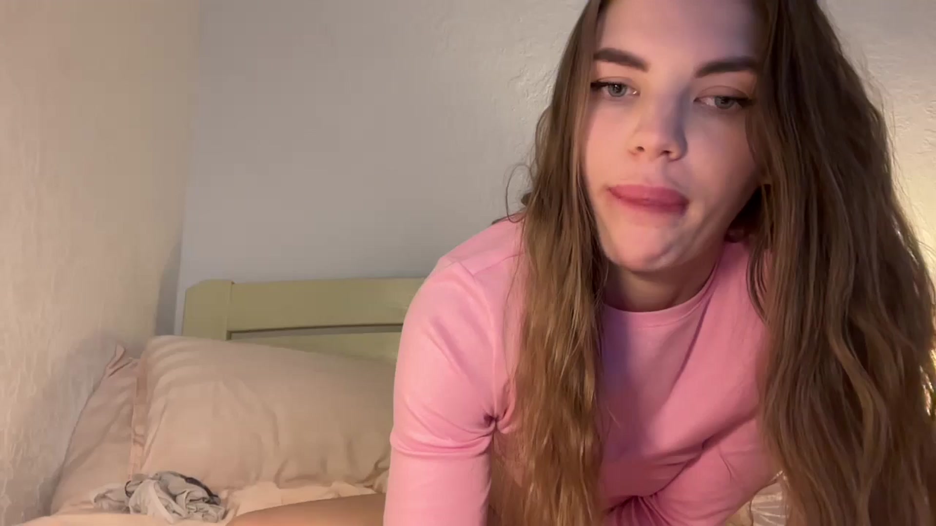 Gallery image thumbnail from Ihave_cookies's myfreecams stream on, 02/15/2026, 14:46 image 10 of 20