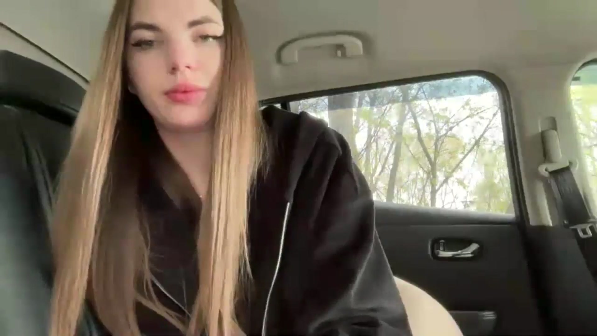 Gallery image thumbnail from Ihave_cookies's myfreecams stream on, 04/22/2026, 12:32 image 15 of 20