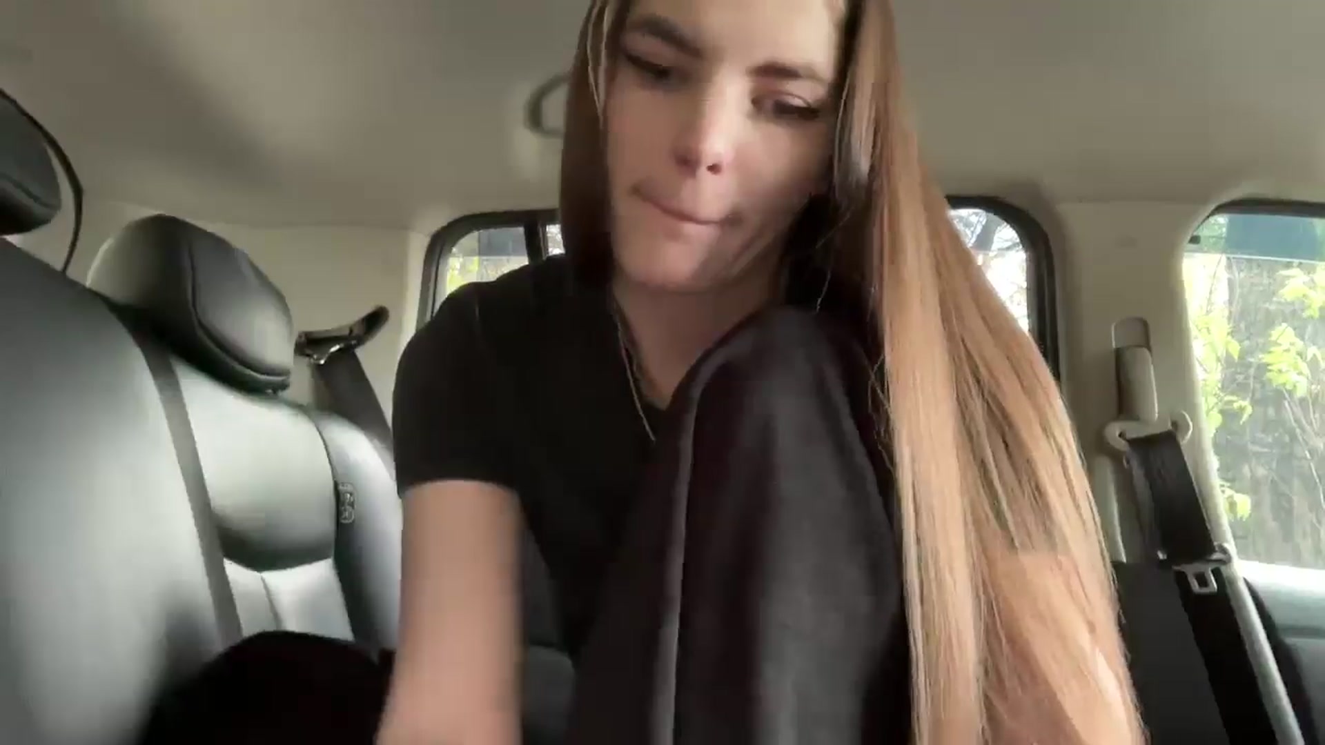 Gallery image thumbnail from Ihave_cookies's myfreecams stream on, 05/01/2026, 11:53 image 13 of 20