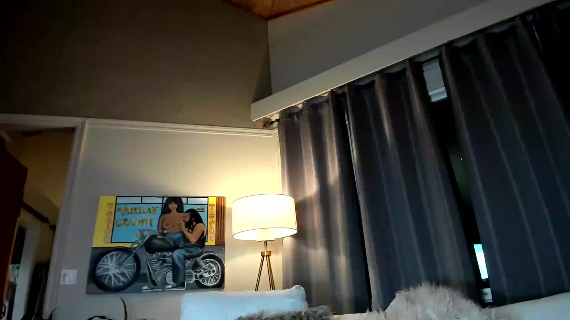 Gallery image thumbnail from Illicit69's myfreecams stream on, 12/06/2022, 02:50 image 15 of 20