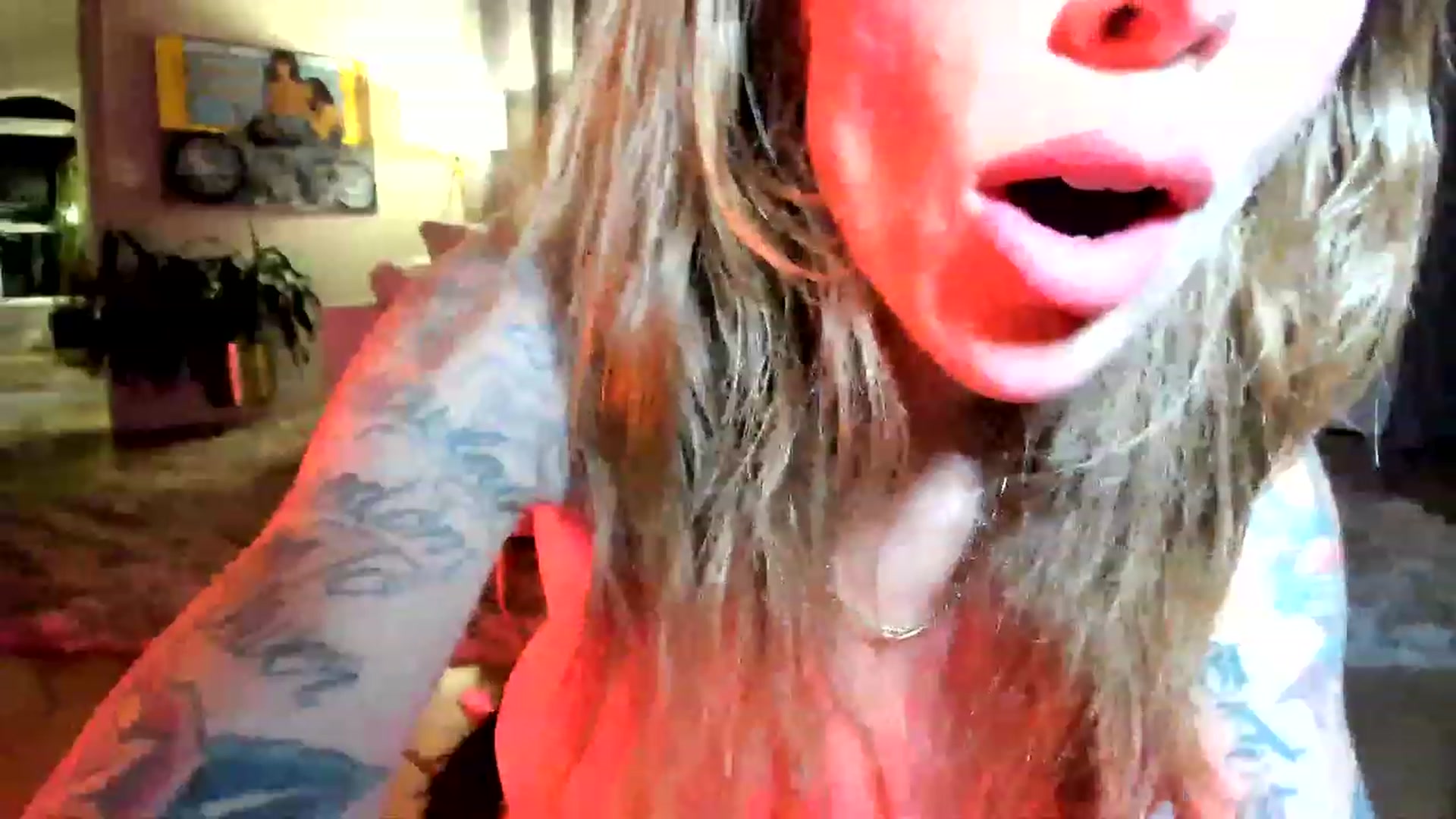 Gallery image thumbnail from Illicit69's myfreecams stream on, 12/06/2022, 03:40 image 19 of 20