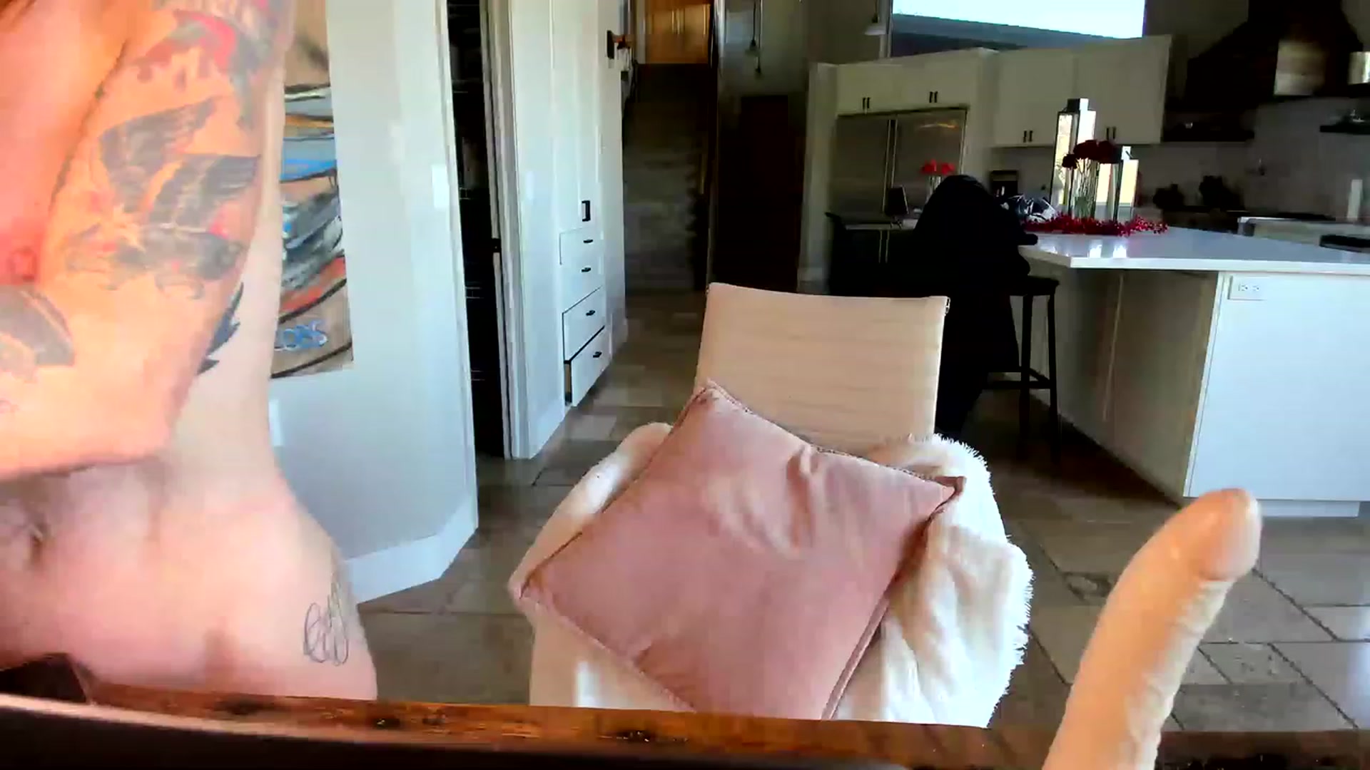 Gallery image thumbnail from Illicit69's myfreecams stream on, 12/07/2022, 20:38 image 18 of 20