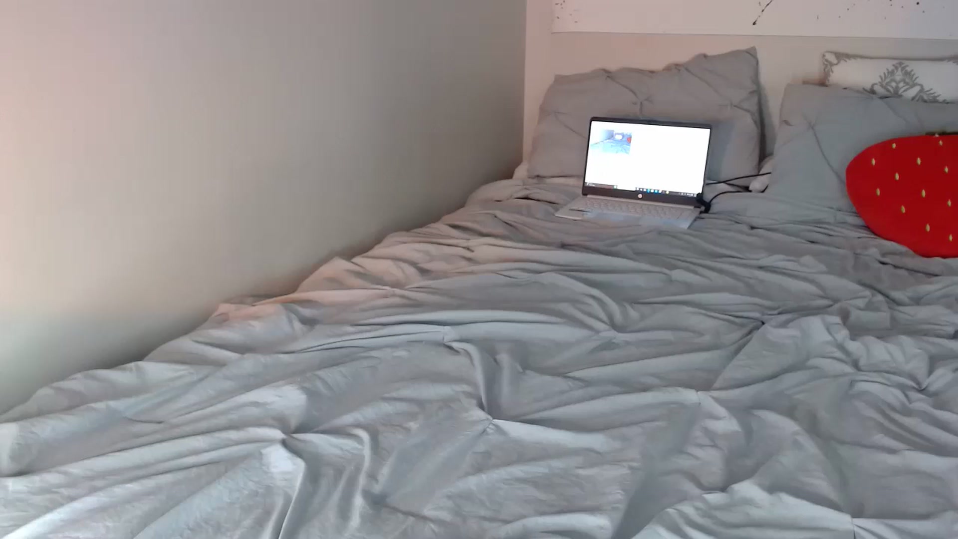 Gallery image thumbnail from IllusionBby's myfreecams stream on, 05/01/2025, 17:37 image 17 of 20