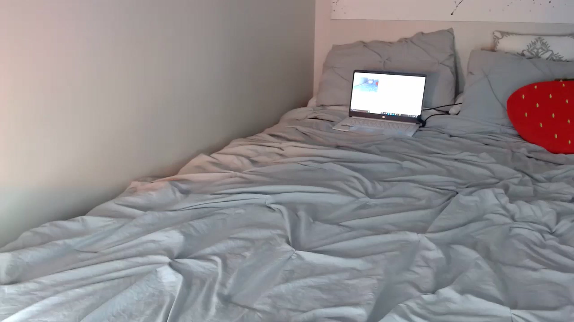 Gallery image thumbnail from IllusionBby's myfreecams stream on, 05/01/2025, 17:37 image 19 of 20