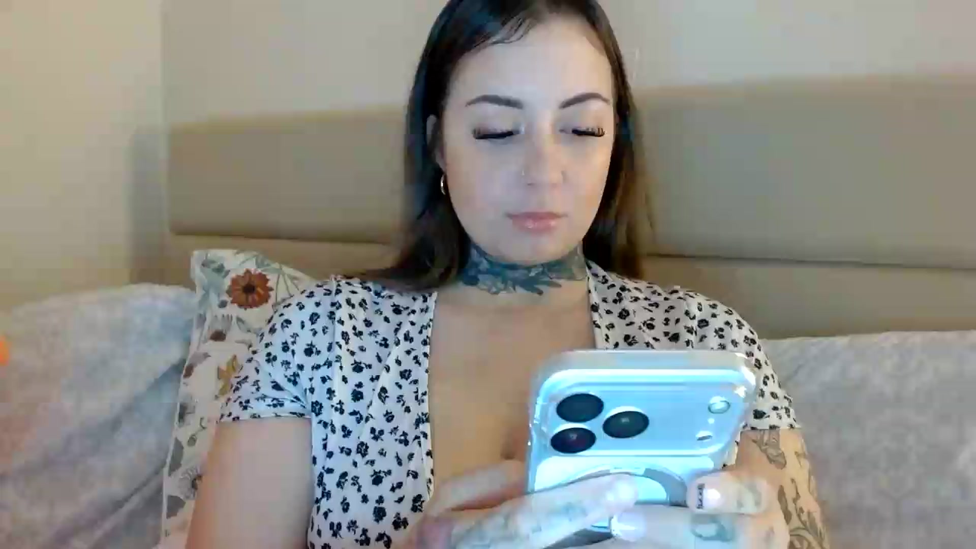 Gallery image thumbnail from IllusionBby's myfreecams stream on, 08/14/2026, 23:27 image 1 of 20