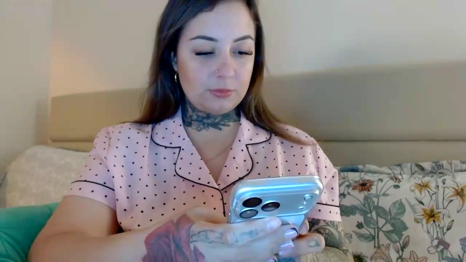 Gallery image thumbnail from IllusionBby's myfreecams stream on, 08/20/2026, 02:29 image 10 of 20