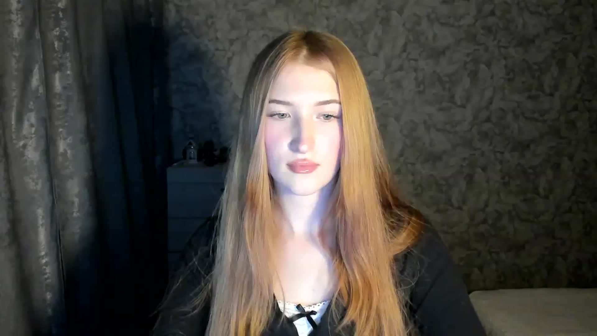 Gallery image thumbnail from Ilona_Here's myfreecams stream on, 12/29/2025, 17:30 image 14 of 20
