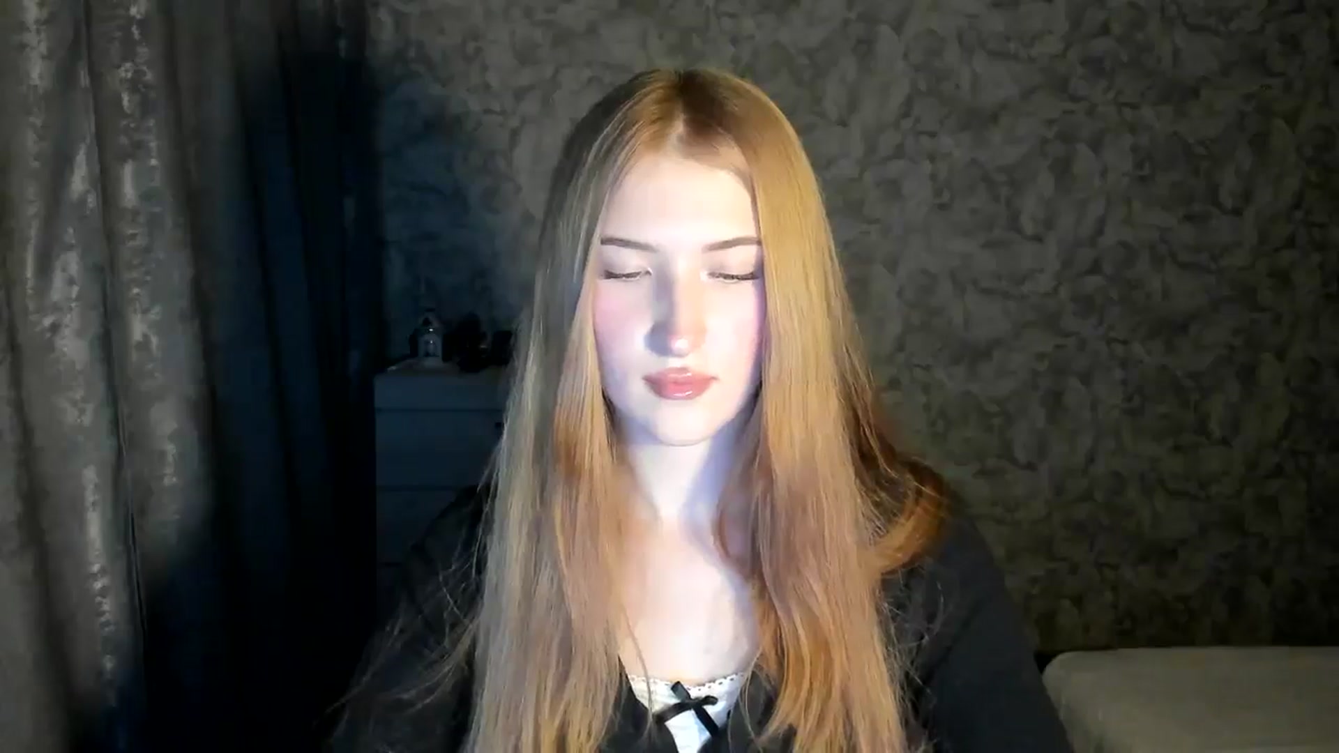 Gallery image thumbnail from Ilona_Here's myfreecams stream on, 12/29/2025, 17:30 image 16 of 20
