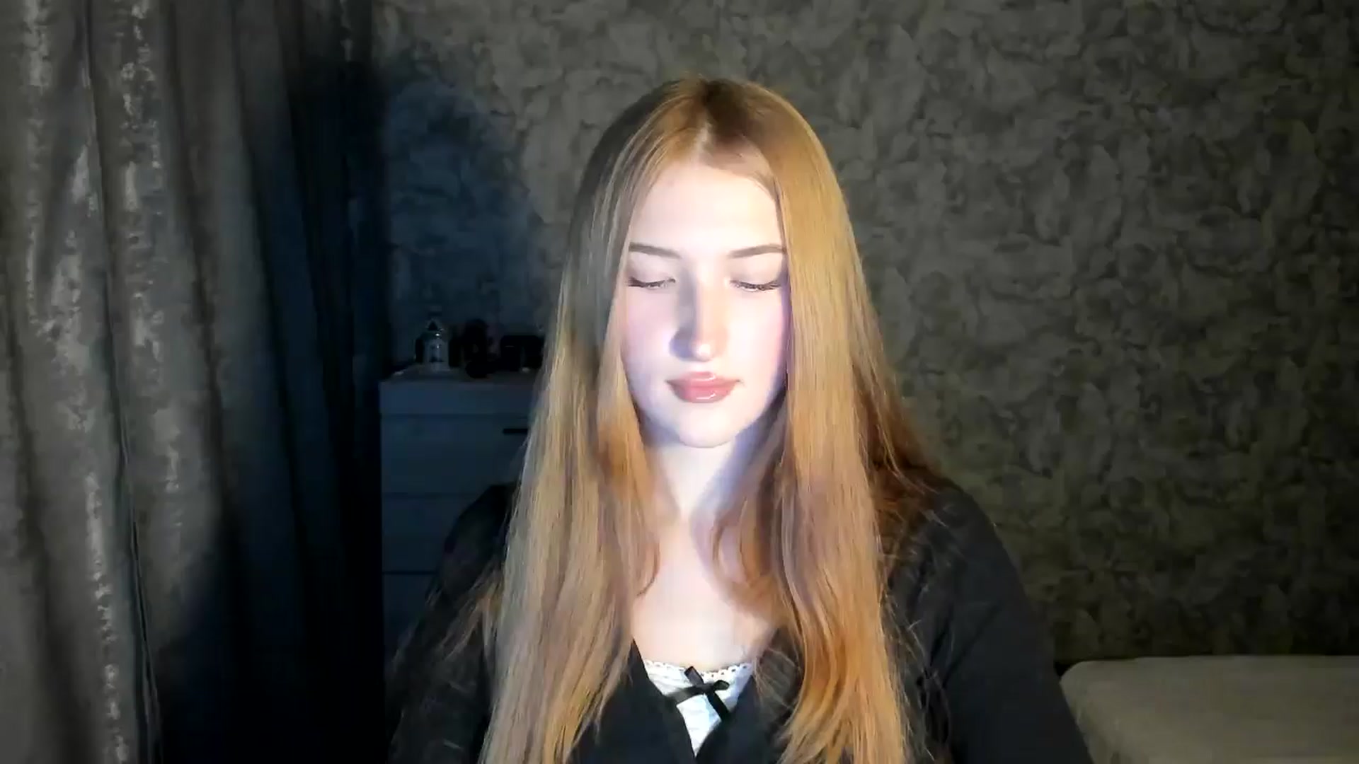 Gallery image thumbnail from Ilona_Here's myfreecams stream on, 12/29/2025, 17:30 image 7 of 20