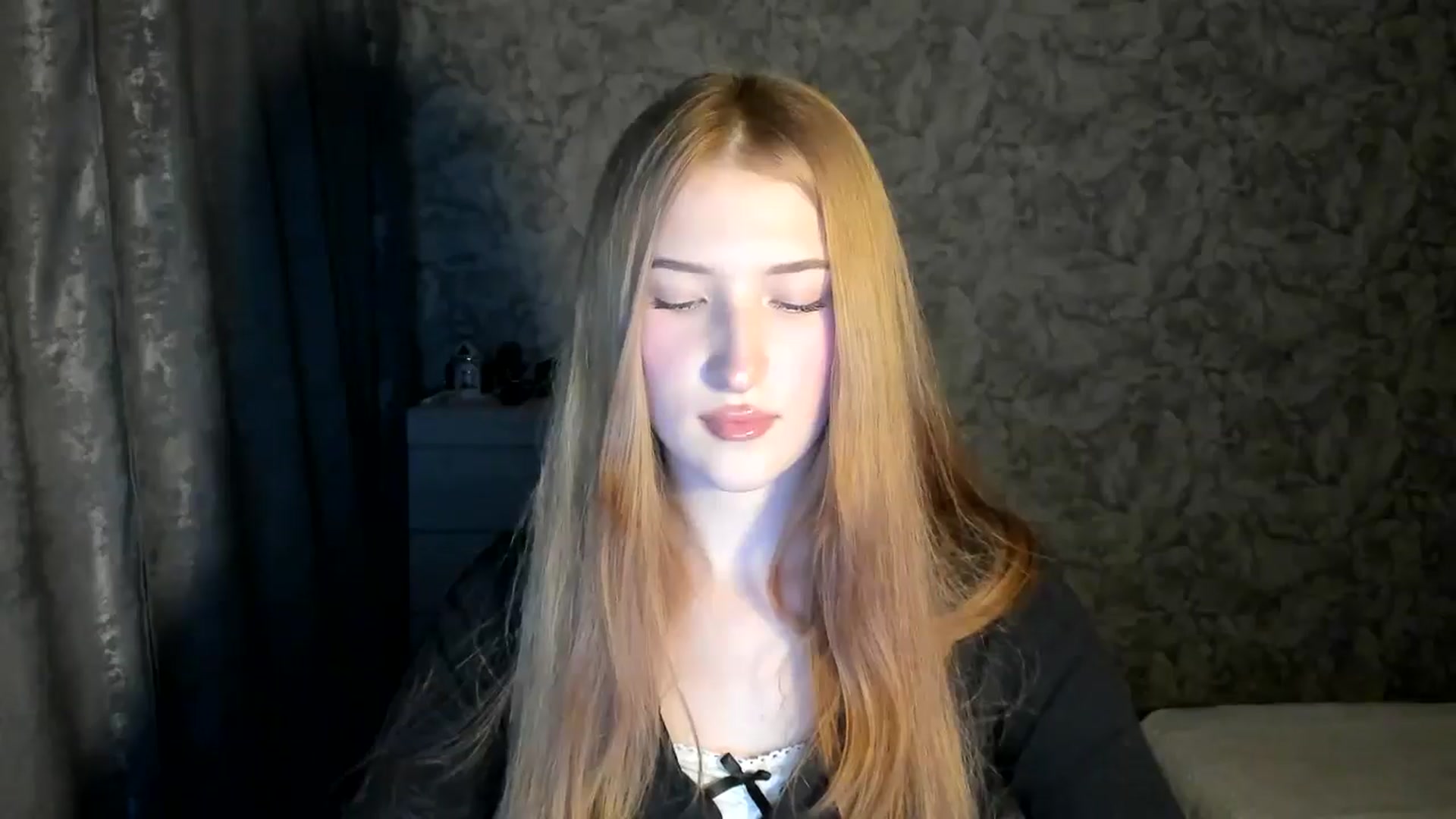 Gallery image thumbnail from Ilona_Here's myfreecams stream on, 12/29/2025, 17:30 image 19 of 20