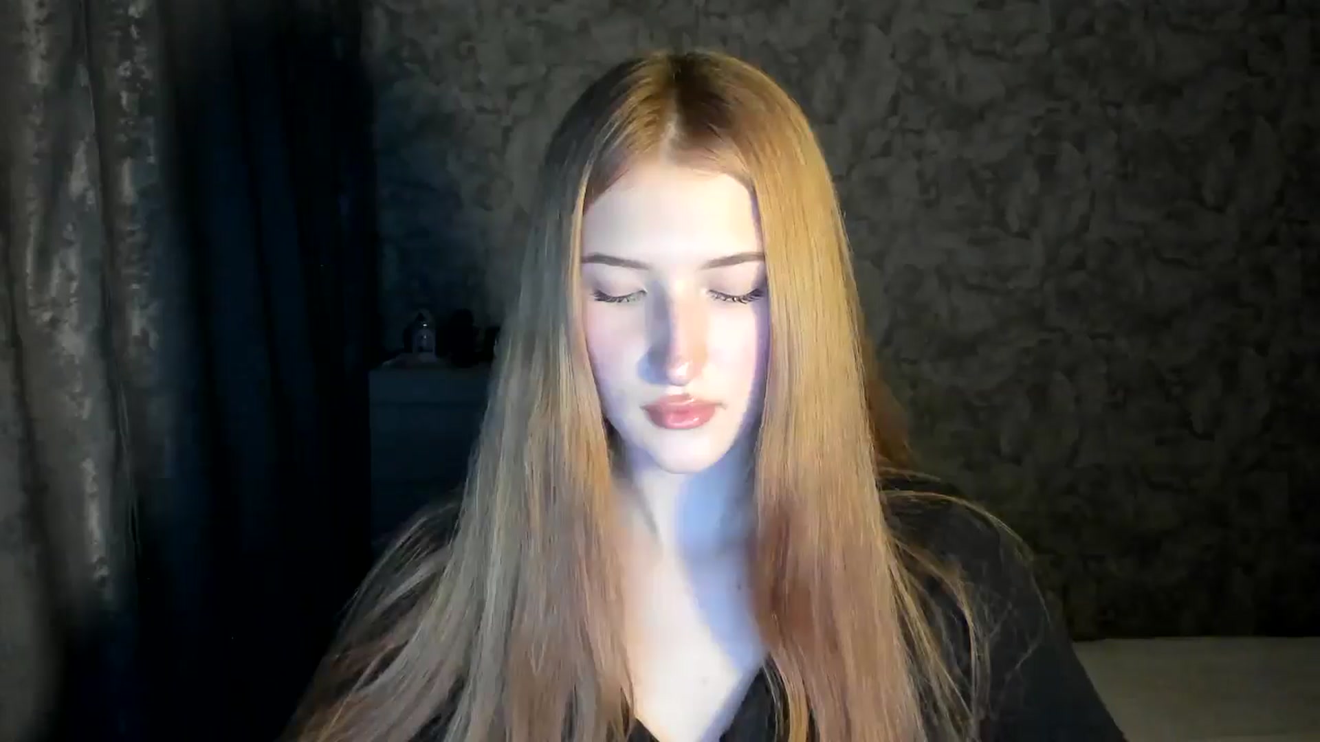 Gallery image thumbnail from Ilona_Here's myfreecams stream on, 12/29/2025, 19:23 image 7 of 20