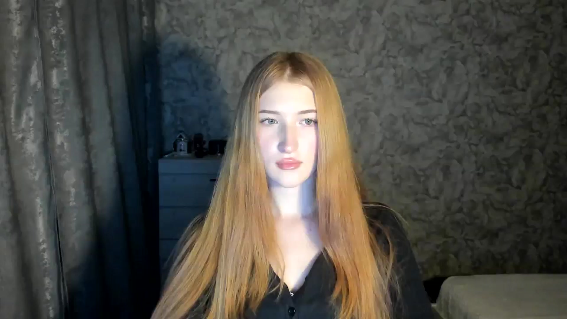 Gallery image thumbnail from Ilona_Here's myfreecams stream on, 12/29/2025, 19:23 image 17 of 20