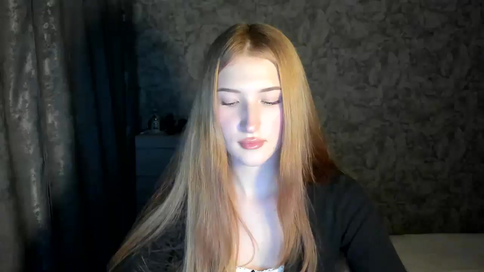 Gallery image thumbnail from Ilona_Here's myfreecams stream on, 12/29/2025, 20:03 image 8 of 20