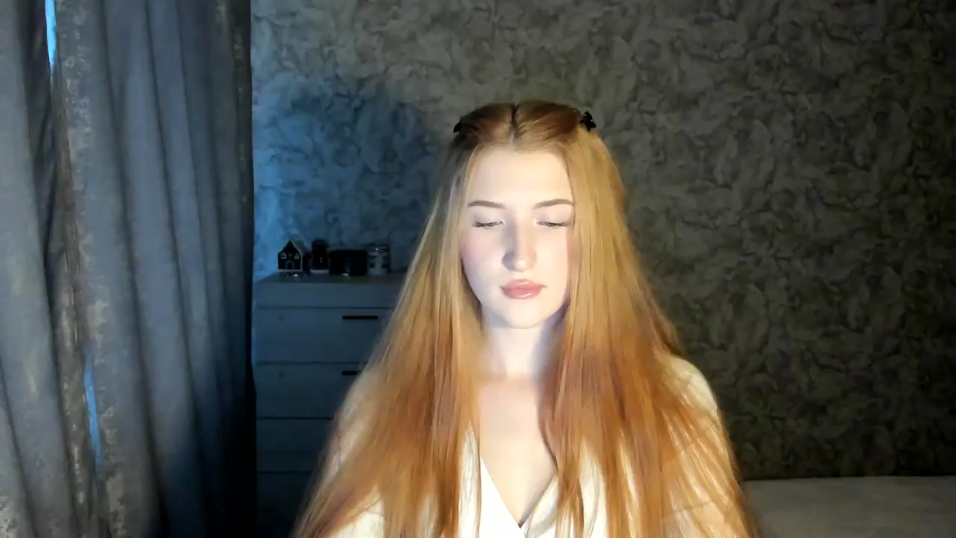 Gallery image thumbnail from Ilona_Here's myfreecams stream on, 01/06/2026, 13:42 image 10 of 20