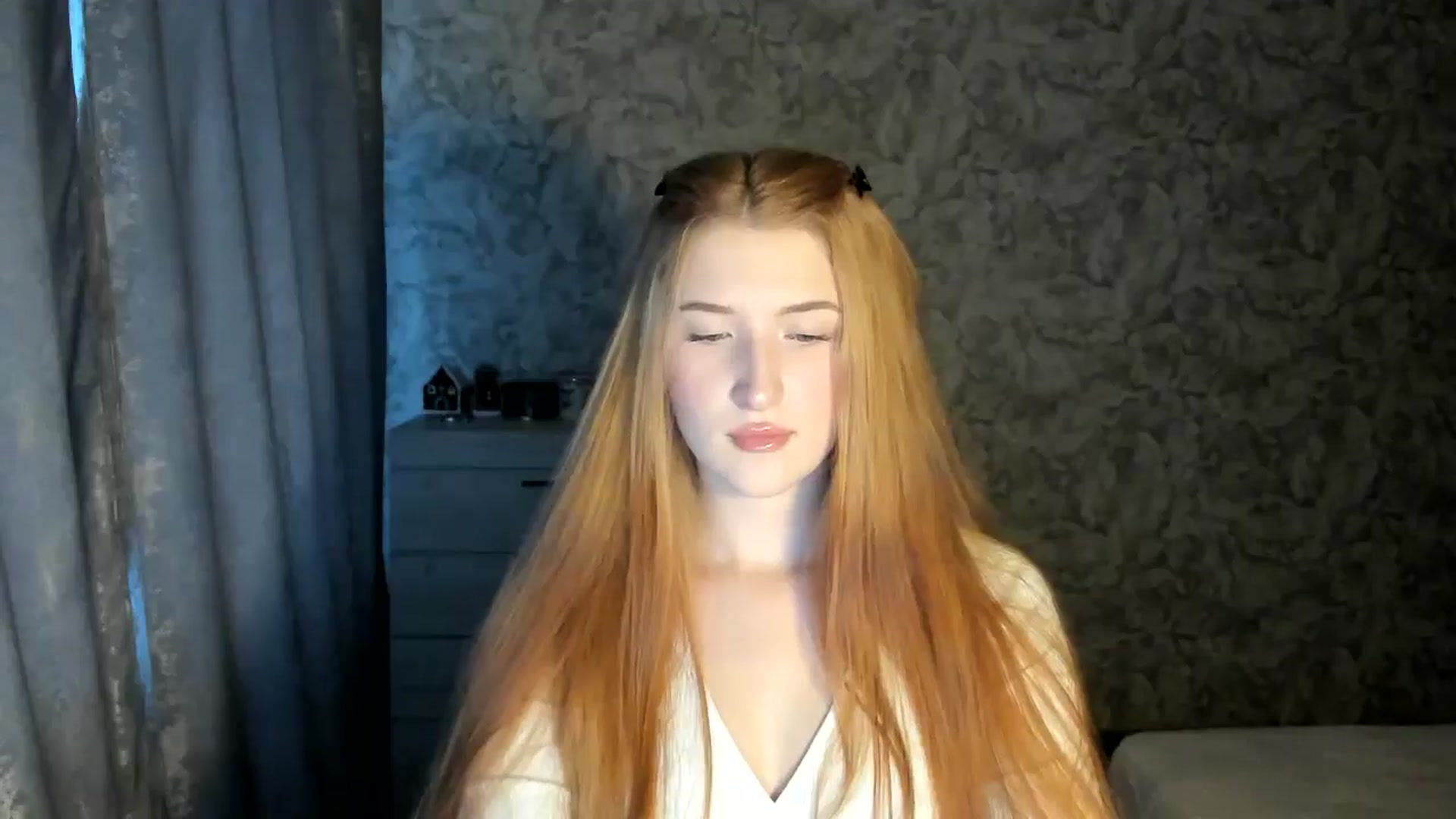 Gallery image thumbnail from Ilona_Here's myfreecams stream on, 01/06/2026, 13:42 image 4 of 20