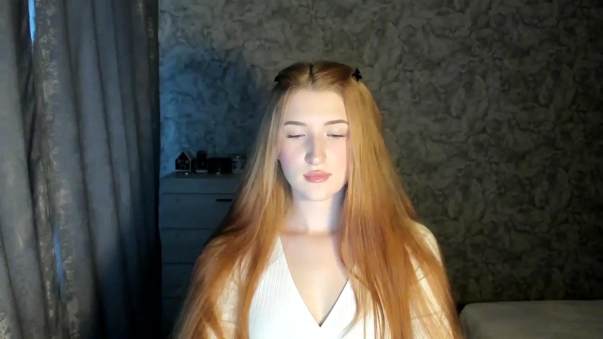Gallery image thumbnail from Ilona_Here's myfreecams stream on, 01/06/2026, 13:42 image 18 of 20
