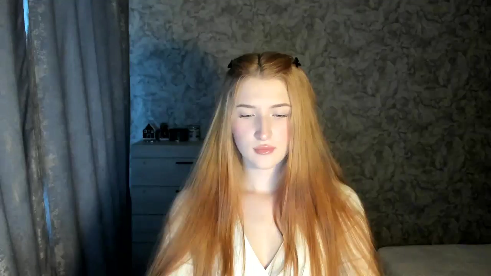 Gallery image thumbnail from Ilona_Here's myfreecams stream on, 01/06/2026, 13:42 image 11 of 20