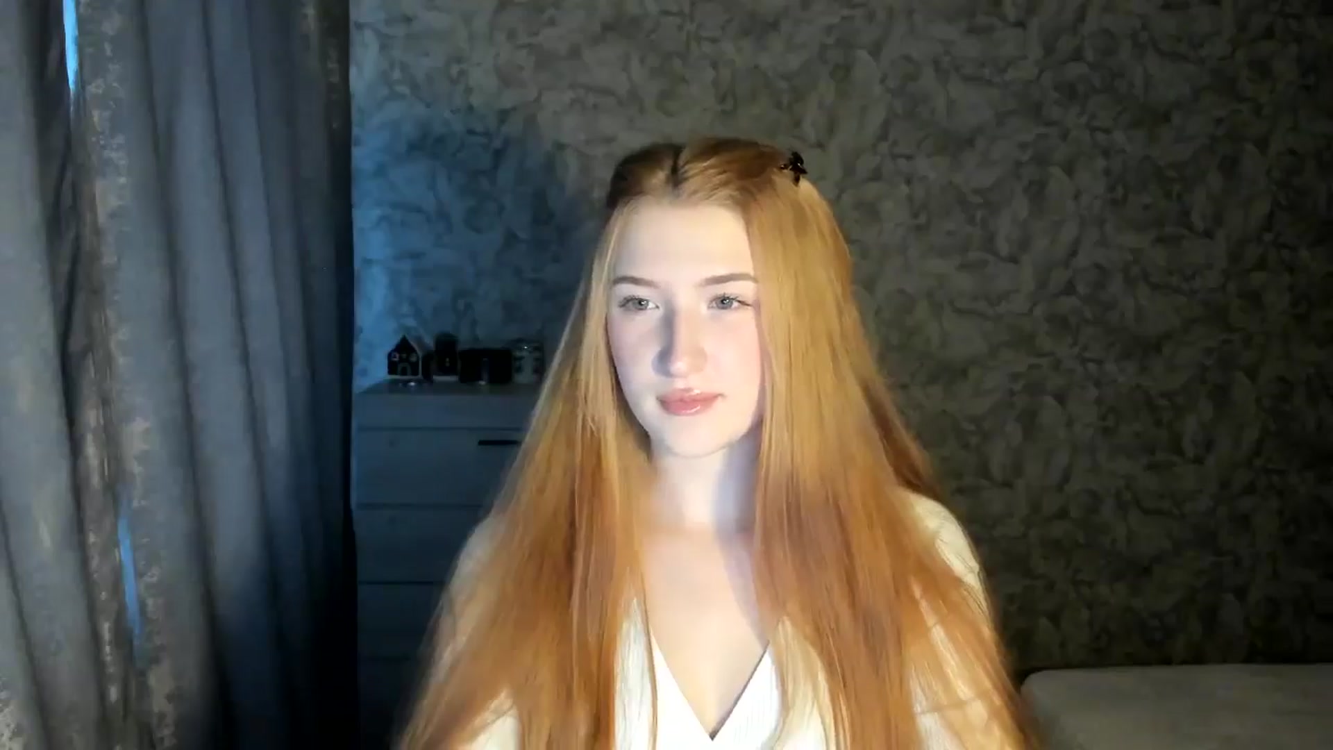 Gallery image thumbnail from Ilona_Here's myfreecams stream on, 01/06/2026, 13:42 image 13 of 20