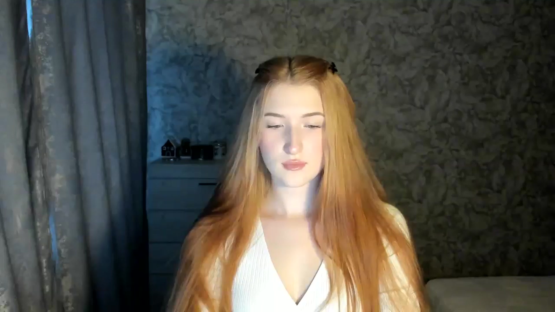 Gallery image thumbnail from Ilona_Here's myfreecams stream on, 01/06/2026, 13:42 image 17 of 20