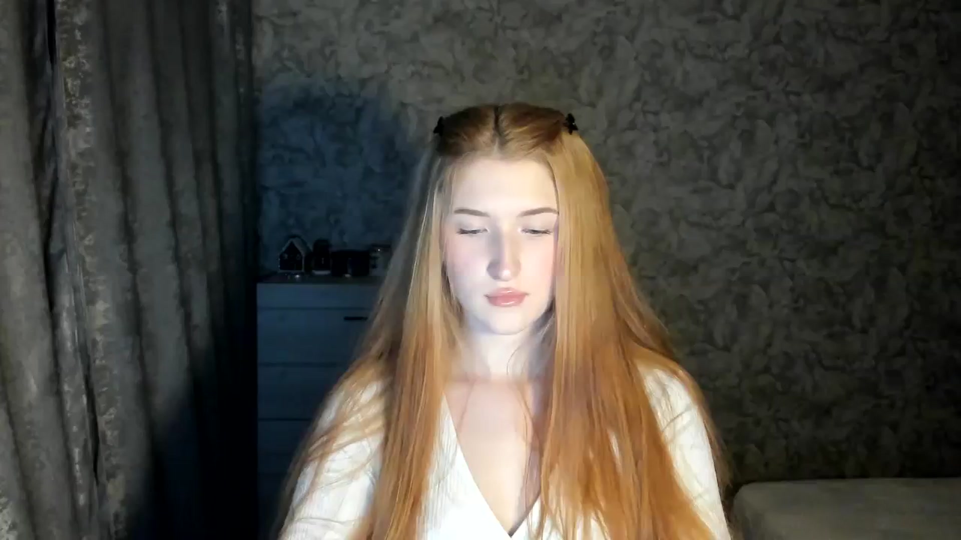 Gallery image thumbnail from Ilona_Here's myfreecams stream on, 01/06/2026, 15:06 image 19 of 20